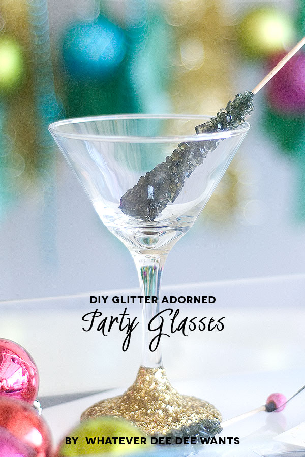 Party Hop! The Season to Sparkle - Photo by Sara of Confetti Sunshine | Squirrelly Minds