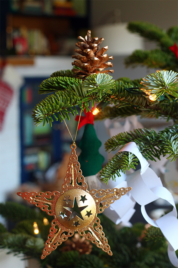 Golden Pinecone Christmas Tree | Squirrelly Minds